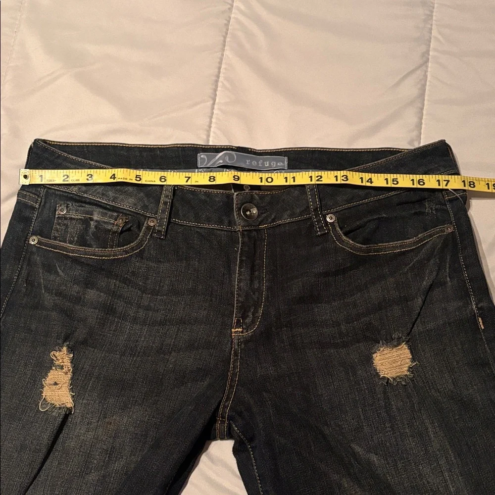 Refuge Denim cropped Stretch Jeans Women's Size 13 Blue Dark Wash Distressed